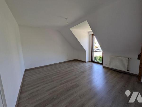 À Guichen, laissez-vous séduire par cette belle maison familiale de 1999 aux volumes généreux e...