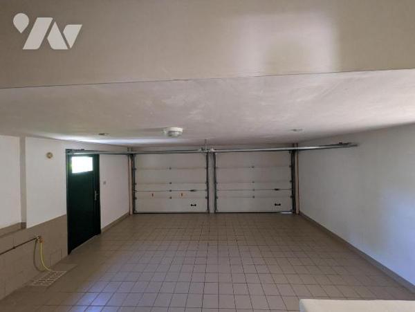 À Guichen, laissez-vous séduire par cette belle maison familiale de 1999 aux volumes généreux e...