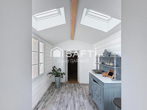 Maison à la campagne avec seconde habitation et un atelier.