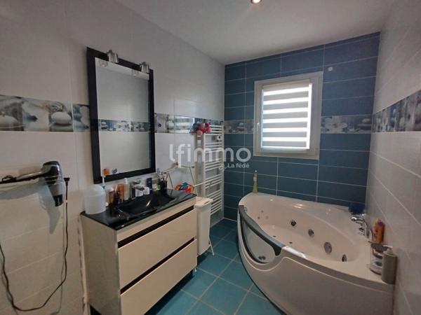 Maison 3 faces - 130 m2 - 5 chambres - Theza