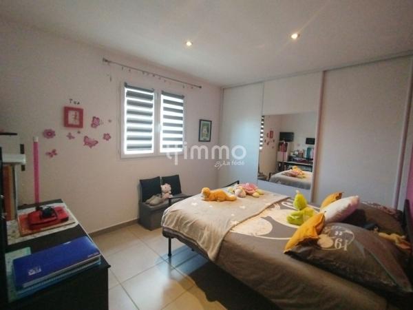 Maison 3 faces - 130 m2 - 5 chambres - Theza