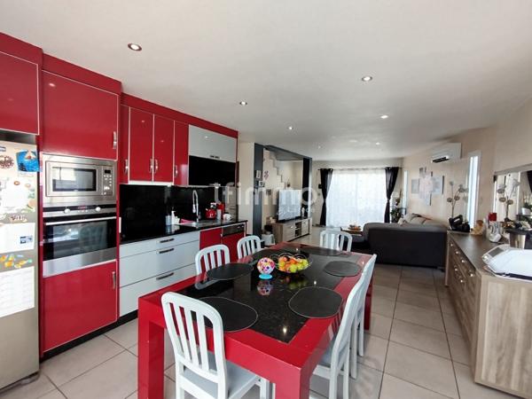 Maison 3 faces - 130 m2 - 5 chambres - Theza