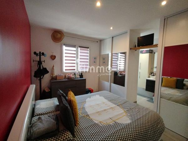 Maison 3 faces - 130 m2 - 5 chambres - Theza