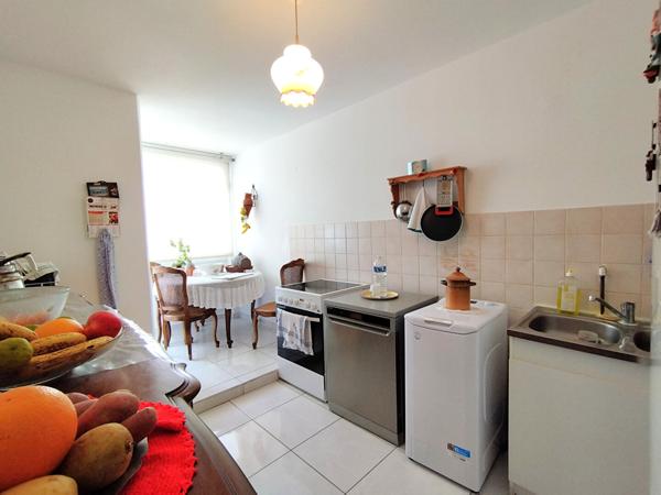 Appartement Saint Pierre Des Corps 4 pièce(s) proche Tours, commerces, écoles, gare TGV, Fil Bleu, tram