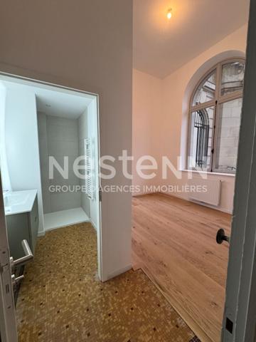 RARE À LA VENTE - APPARTEMENT - TERRASSE - PARKING