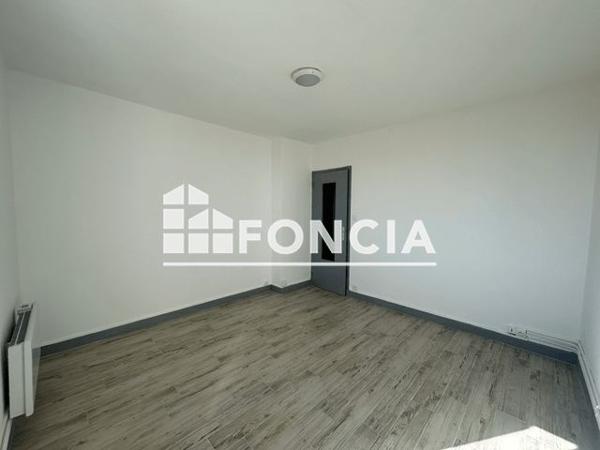 Location Studio 26.8 m² - 17 ET 19 RUE CROZALS Carcassonne 11000