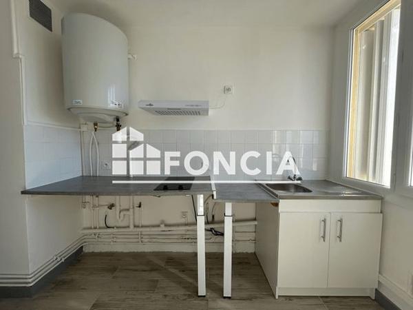 Location Studio 26.8 m² - 17 ET 19 RUE CROZALS Carcassonne 11000