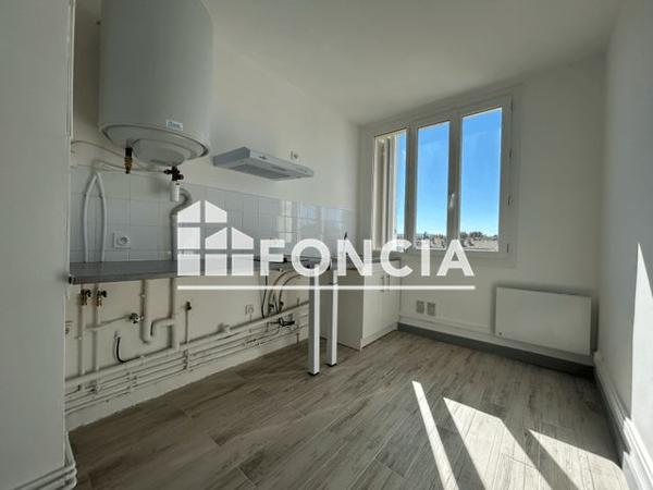 Location Studio 26.8 m² - 17 ET 19 RUE CROZALS Carcassonne 11000