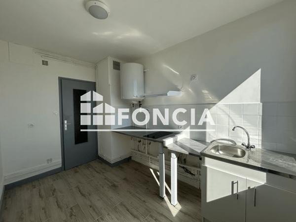 Location Studio 26.8 m² - 17 ET 19 RUE CROZALS Carcassonne 11000