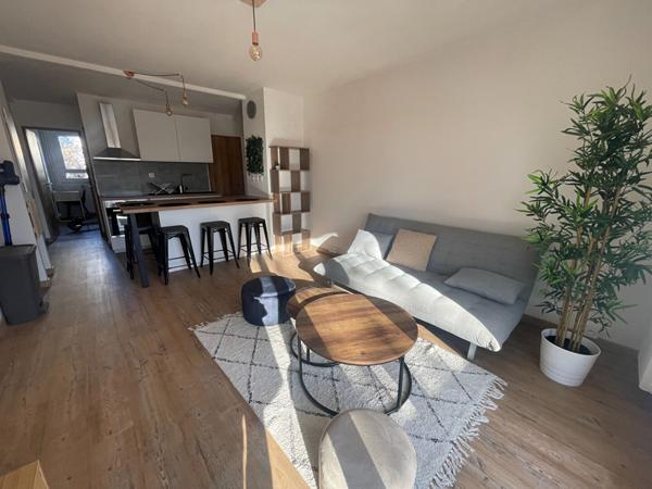 A LOUER - AIX EN PROVENCE - CHAMBRE EN COLOCATION AVEC BALCON