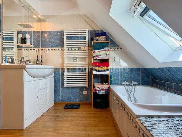 Vente
                Maison143 m² - 6 Pièces -
                    CARENTAN LES MARAIS (50500)