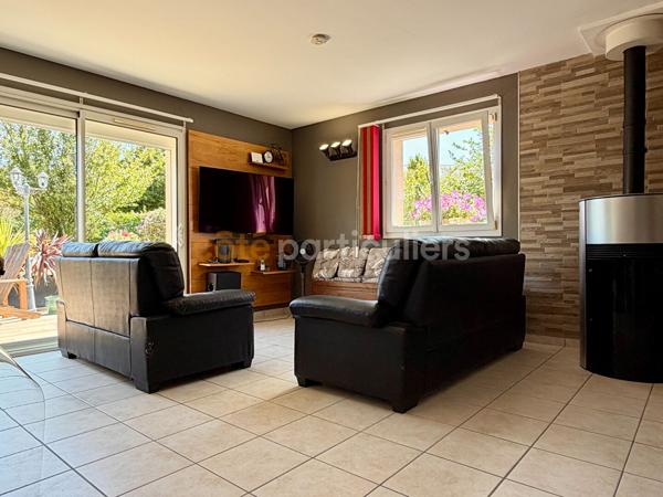 Vente
                Maison143 m² - 6 Pièces -
                    CARENTAN LES MARAIS (50500)