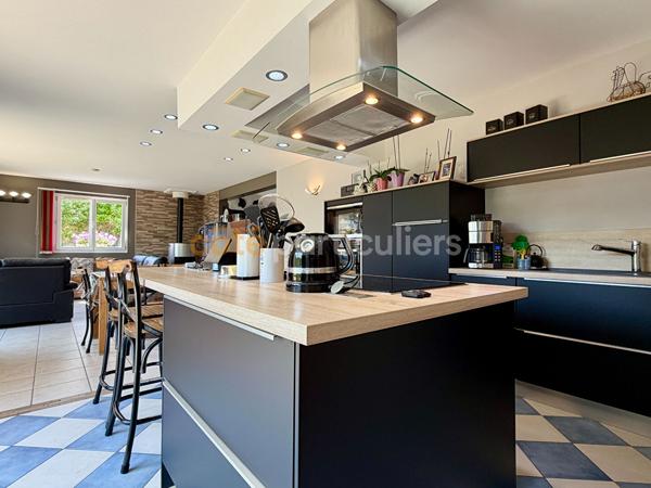 Vente
                Maison143 m² - 6 Pièces -
                    CARENTAN LES MARAIS (50500)