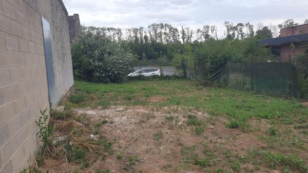 Terrain à bâtir cloturé