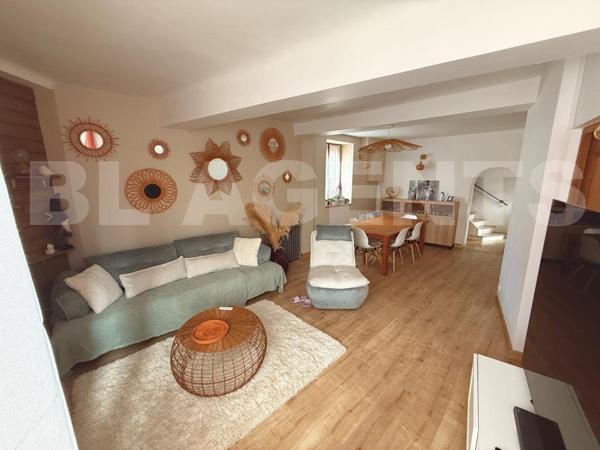 Superbe villageoise F6 - 160 m2 - 1h30 Paris A6 / 1h15 par TER - DPE en D/B