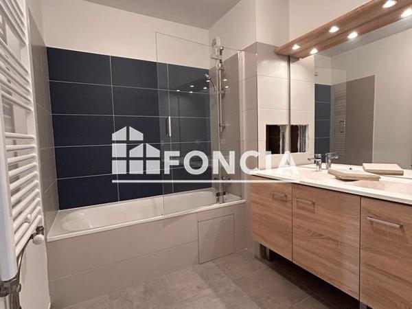 Location Appartement 4 pièces 87.4 m² - 11 RUE COLOMBINE Grenoble 38100