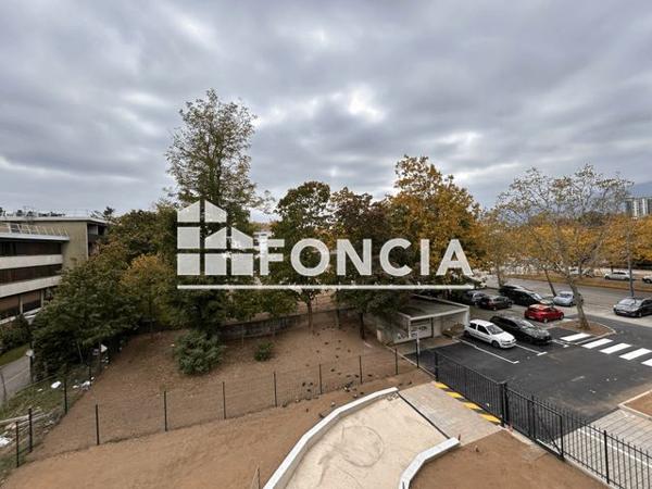 Location Appartement 4 pièces 87.4 m² - 11 RUE COLOMBINE Grenoble 38100