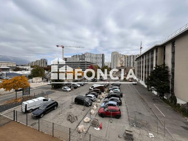 Location Appartement 4 pièces 87.4 m² - 11 RUE COLOMBINE Grenoble 38100