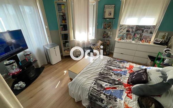 Immeuble à vendre    5 pièces • 240 m2 Tourcoing