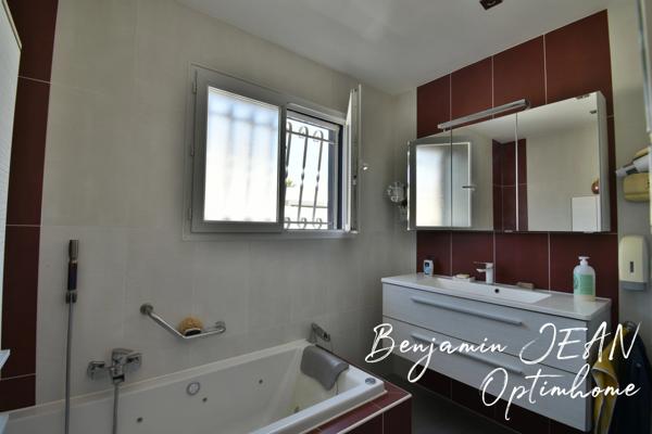 Maison F5 avec piscine et garage