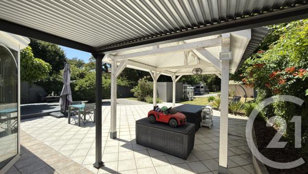 Maison à vendre  5 pièces - 97 m 2   PESSAC  - 33