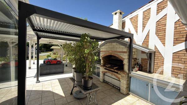 Maison à vendre  5 pièces - 97 m 2   PESSAC  - 33