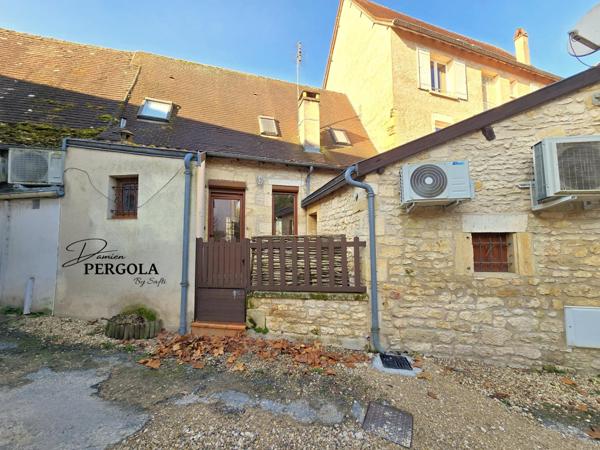 Maison rénovée, située en plein centre-ville de Montignac-Lascaux