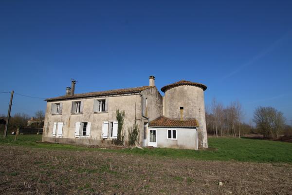 Maison à vendre à Chef-Boutonne (79110) - Deux-Sèvres