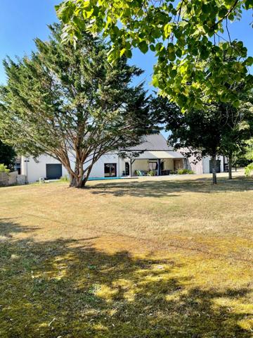 Longère pleine de charme entièrement rénovée.