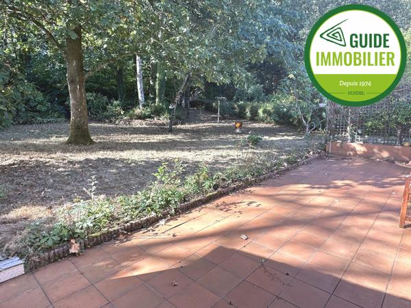 MAISON DANS UNE IMPASSE SUR 902 M² DE TERRAIN ARBORE.