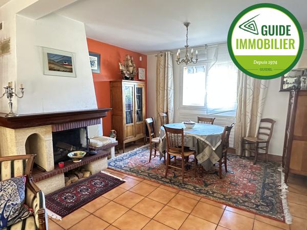 MAISON DANS UNE IMPASSE SUR 902 M² DE TERRAIN ARBORE.