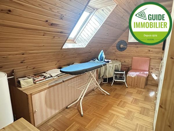 MAISON DANS UNE IMPASSE SUR 902 M² DE TERRAIN ARBORE.