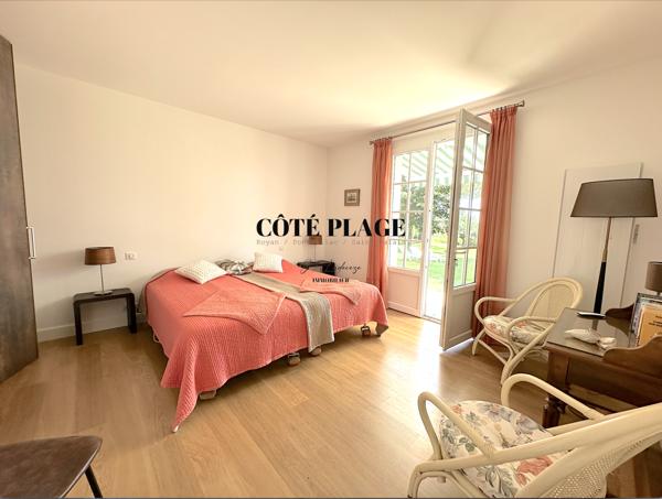 Saint-Palais-sur-Mer (17420) SAINT PALAIS / MER proche plage villa avec terrain boisé de 4.400m2 - AU PRIX DE VENTE DE 1.155.000 € HAI