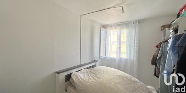 Appartement 6 pièces de 95 m² à Saint-Nazaire (30200)