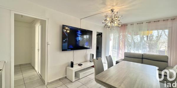 Appartement 6 pièces de 95 m² à Saint-Nazaire (30200)