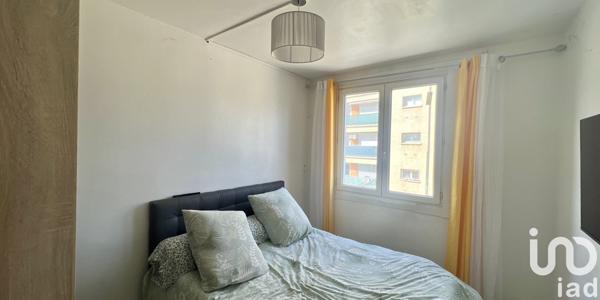 Appartement 6 pièces de 95 m² à Saint-Nazaire (30200)
