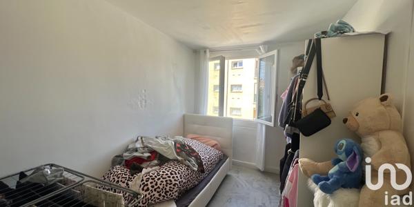 Appartement 6 pièces de 95 m² à Saint-Nazaire (30200)