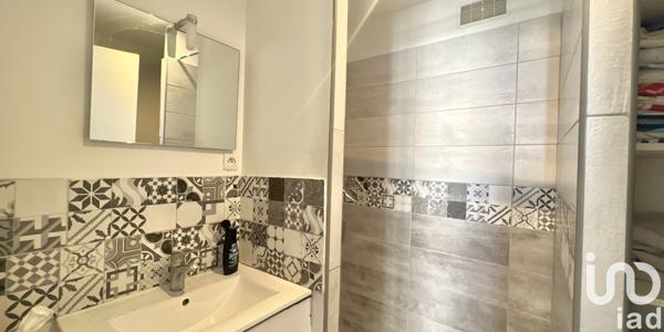 Appartement 6 pièces de 95 m² à Saint-Nazaire (30200)