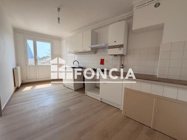 Location Appartement 4 pièces 80 m² - 88, RUE VALETTE Bergerac 24100