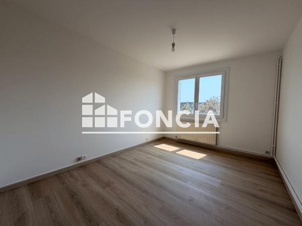 Location Appartement 4 pièces 80 m² - 88, RUE VALETTE Bergerac 24100