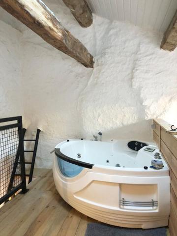 Maison Lezignan Corbieres 10 pièce(s) 178 m2