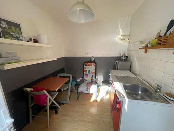 Ensemble immobilier ? Deux maisons, dépendances et jardin