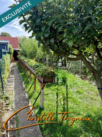RARE – DOUBLE GARAGE AVEC JARDIN