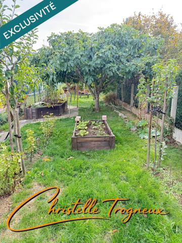 RARE – DOUBLE GARAGE AVEC JARDIN