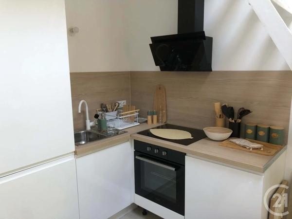 Maison à vendre  1 pièce - 22,63 m 2   BANDOL  - 83