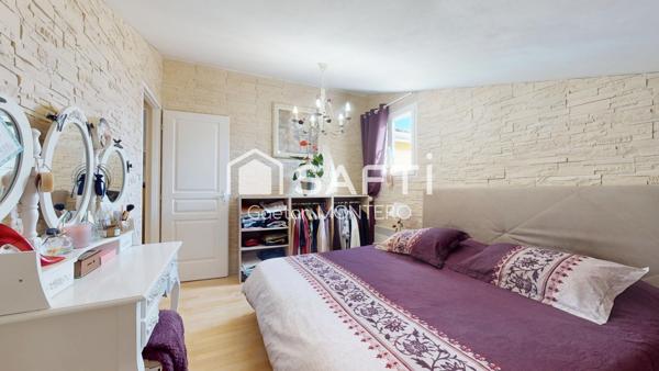 Grande maison avec dépendances et piscine!