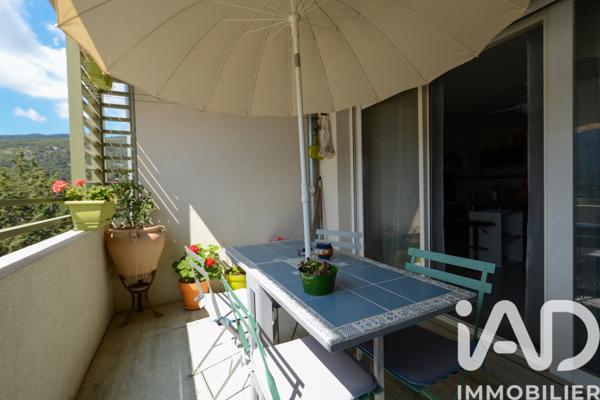 Appartement à vendre 2 pièces 42 m² Cuges-les-Pins