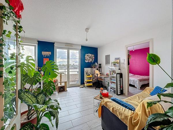 STRASBOURG OUEST - 2P avec balcon et garage