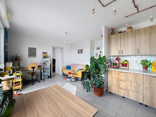 STRASBOURG OUEST - 2P avec balcon et garage