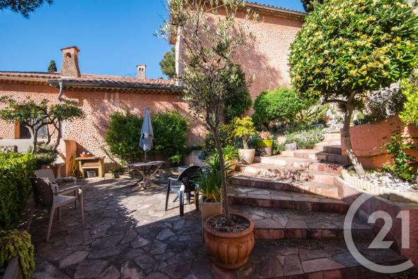 Appartement F4 à vendre  4 pièces - 80,48 m 2   VILLEFRANCHE SUR MER  - 06